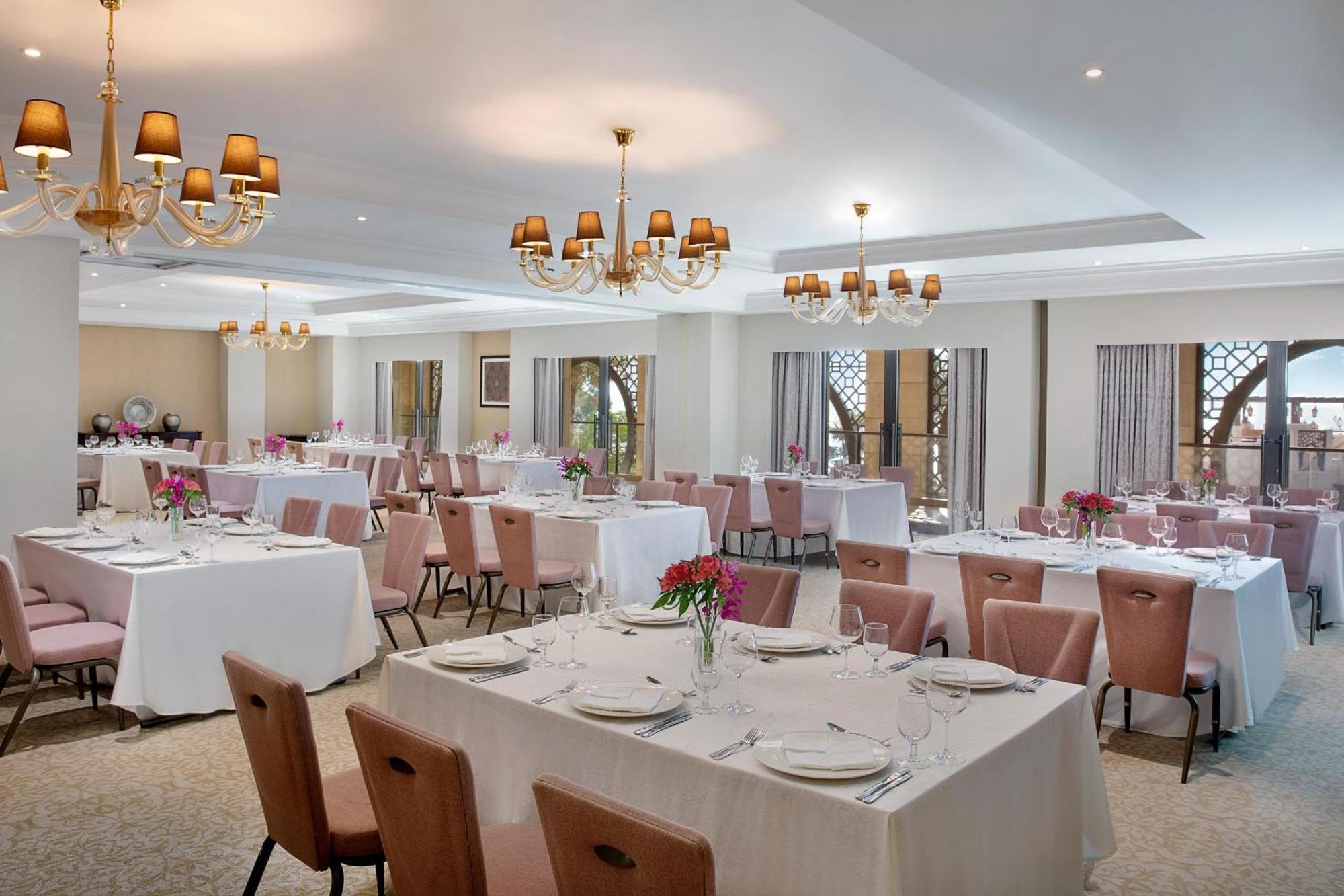 Ajman Saray, A Luxury Collection Resort, Ajman Exterior photo The ballroom at the hotel