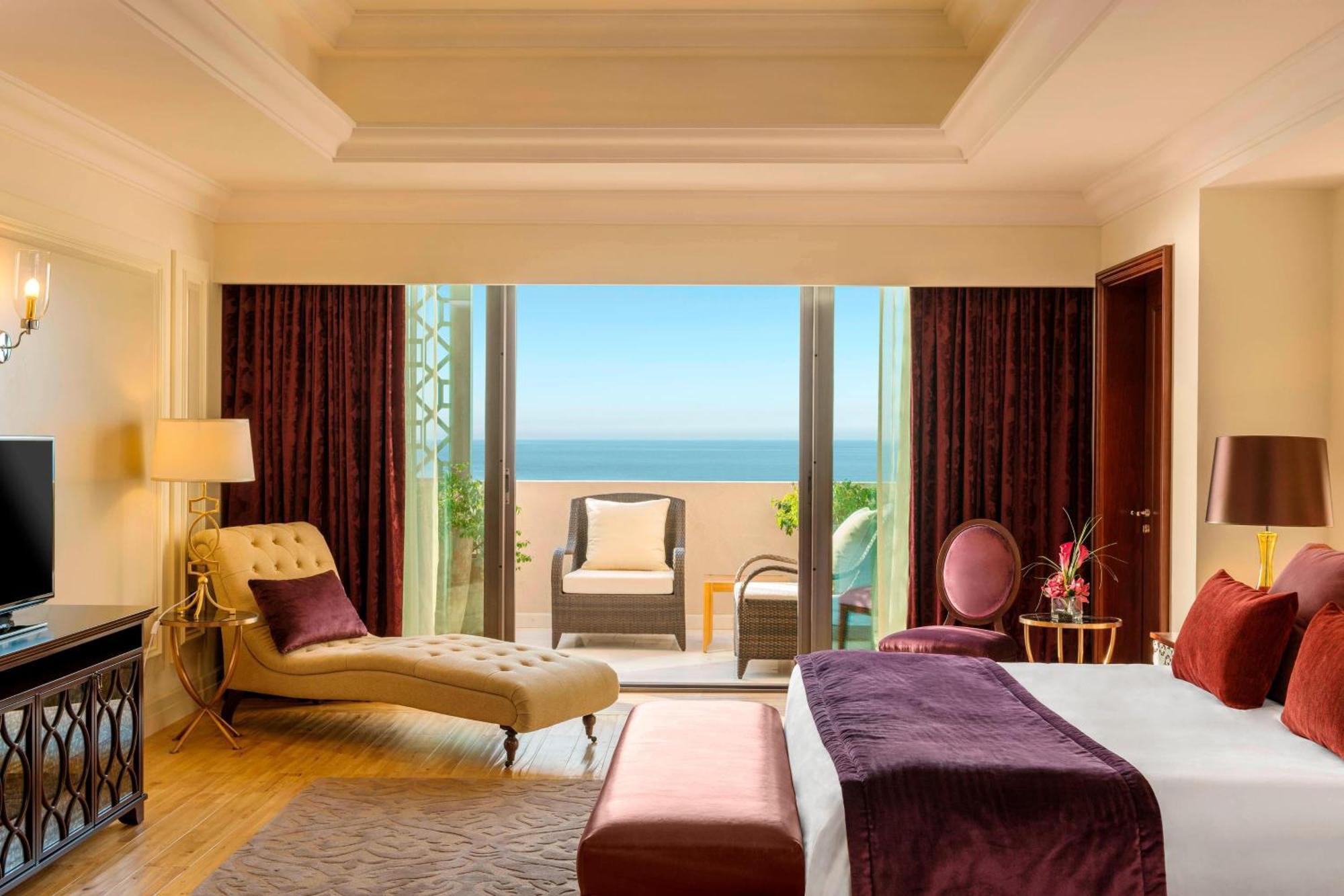 Ajman Saray, A Luxury Collection Resort, Ajman Exterior photo A guest room at Jumeirah Atlantis