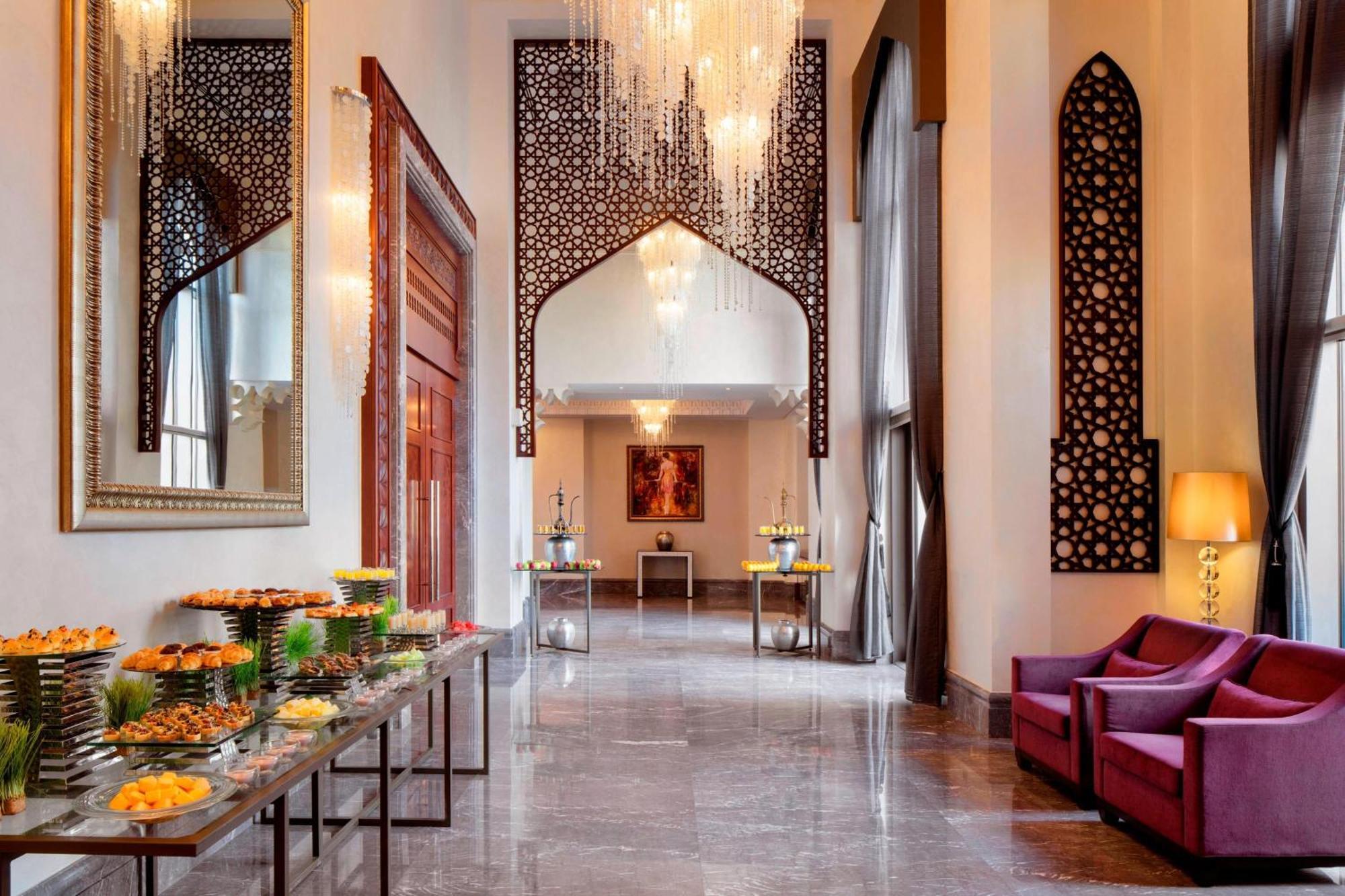 Ajman Saray, A Luxury Collection Resort, Ajman Exterior photo The lobby of the hotel