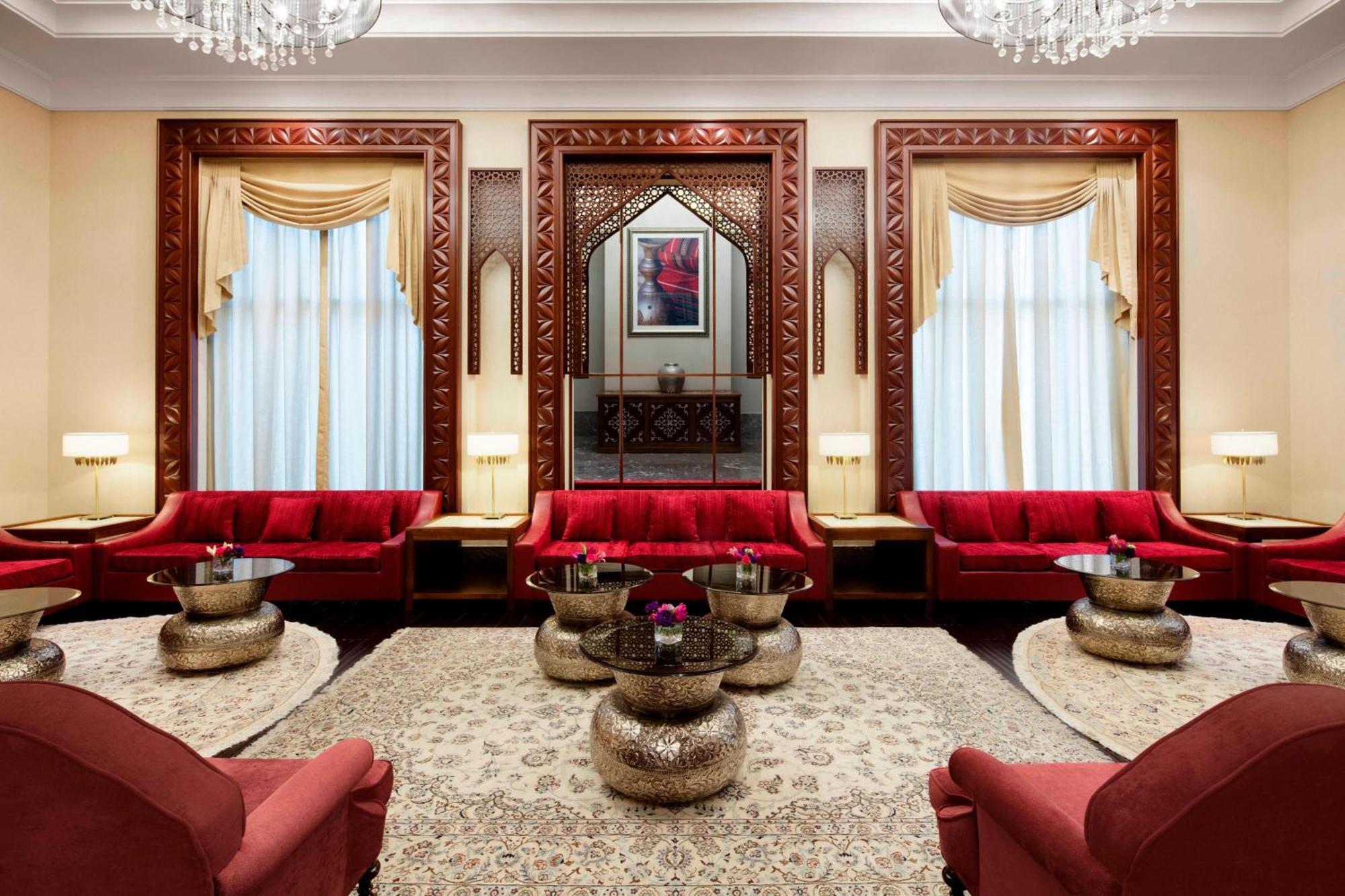 Ajman Saray, A Luxury Collection Resort, Ajman Exterior photo The lounge at the Taj Mahal Palace