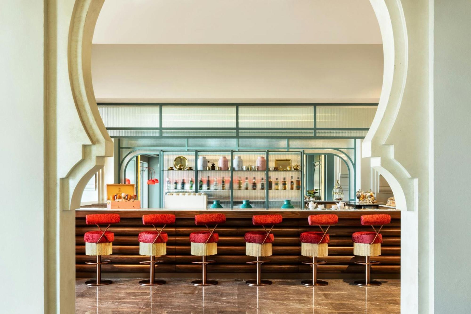 Ajman Saray, A Luxury Collection Resort, Ajman Exterior photo The bar at the hotel